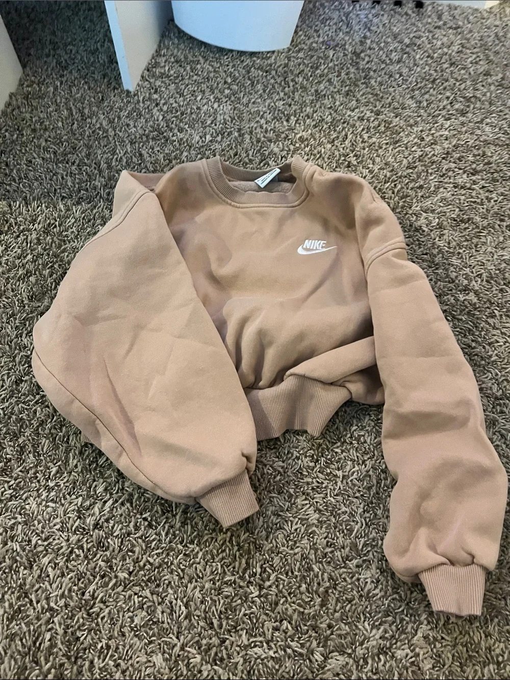 Nike Women’s Cropped Crewneck Sweatshirt in Tan